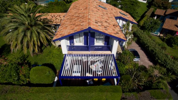 Pergola avec lames orientables à Saint Jean de Luz