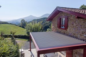 Pose de pergola dans une maison à Baigorri par Ehia