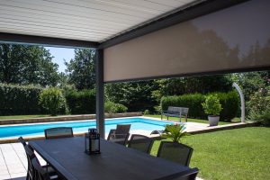 Pergola avec rideaux et lames orientables à Bassussarry